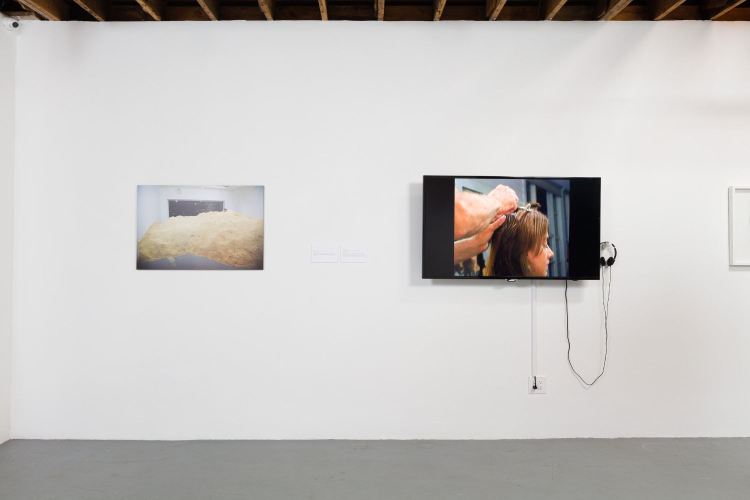 Installation+of,+Bearing+Witness,+Works+by+Regina+José+Galindo,+Baik+Art,+2017,+14