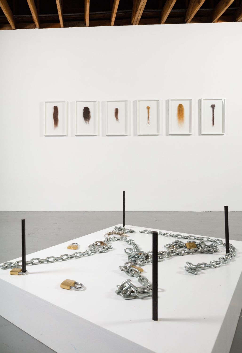 Installation+of,+Bearing+Witness,+Works+by+Regina+José+Galindo,+Baik+Art,+2017,+16