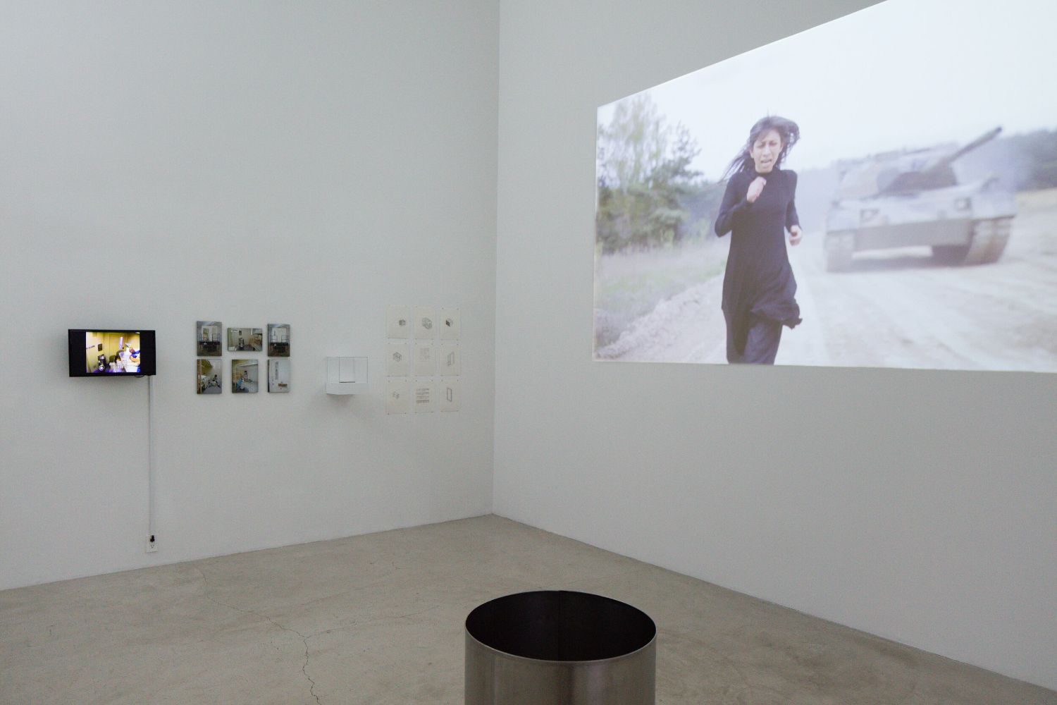 Installation+of,+Bearing+Witness,+Works+by+Regina+José+Galindo,+Baik+Art,+2017,+7+(1)