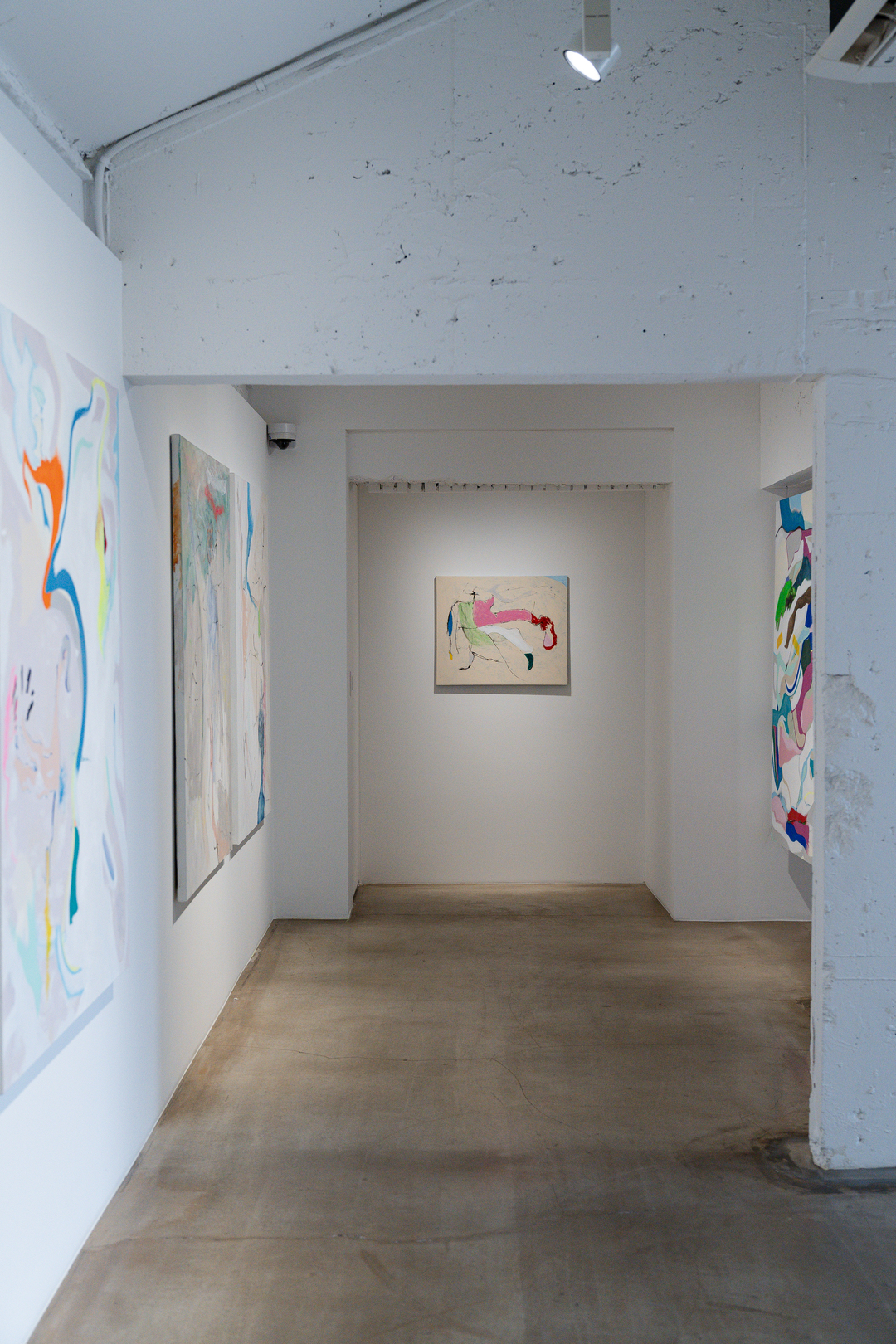 Make a Move - Baik Art Gallery